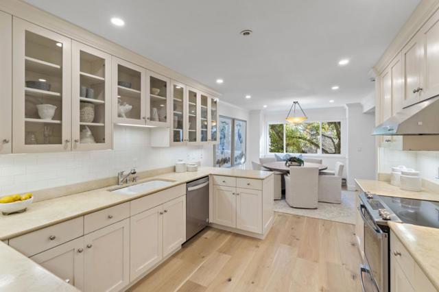 663 Waverley Street, Palo Alto CA: https://media.crmls.org/mediaz/49ff96f3-dcc0-4fdd-9dff-e1a58ccd10f7.jpg