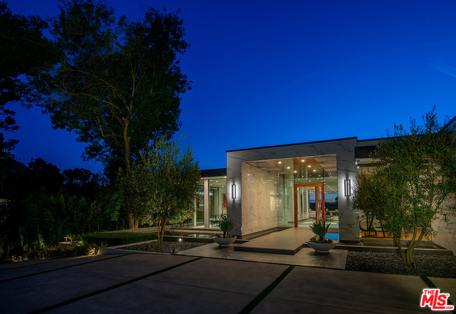 Photo of 2002 LOMA VISTA Drive, Beverly Hills, CA 90210