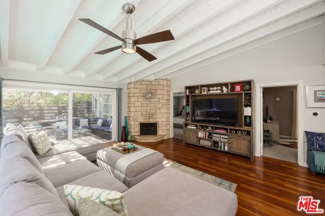 3525 LAURELVALE Drive