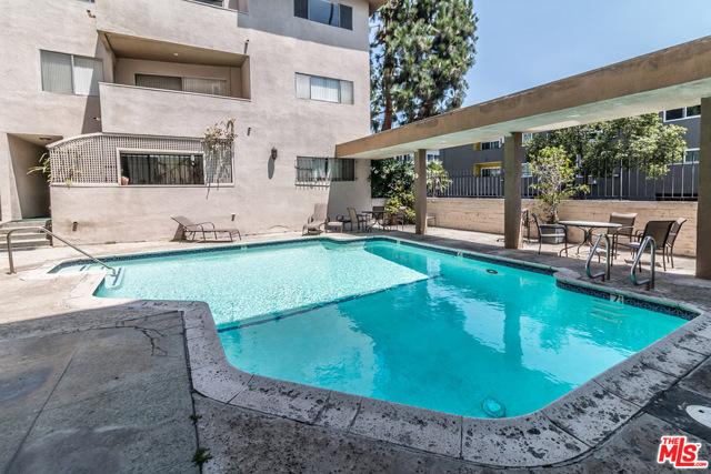 Image 2 for 358 S Gramercy Pl #211, Los Angeles, CA 90020