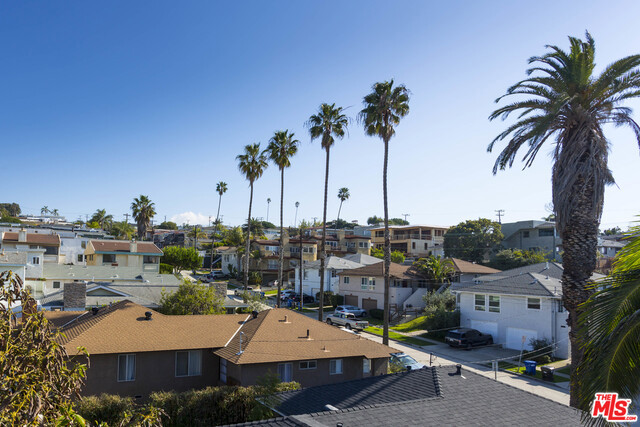 609 LONGFELLOW Avenue, Hermosa Beach, California 90254, 4 Bedrooms Bedrooms, ,3 BathroomsBathrooms,Residential,Sold,LONGFELLOW,17196638