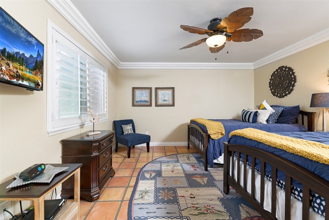 Second bedroom featuring 2 full size beds.