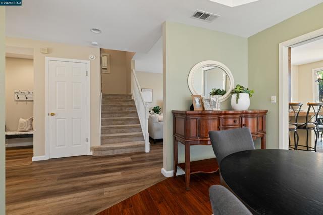 315 Glasgow Circle, Danville CA: https://media.crmls.org/mediaz/4a002c2f-f520-488d-ba88-c7e178270324.jpg