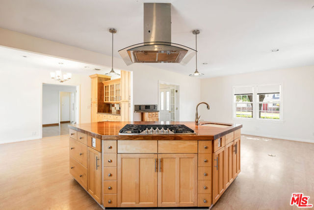 3 Bed Home for Sale in Burbank, California
