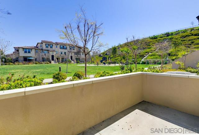 4314 Star Path Way, Oceanside CA: https://media.crmls.org/mediaz/4a006e58-02b4-451e-b499-0ebf2f575566.jpg