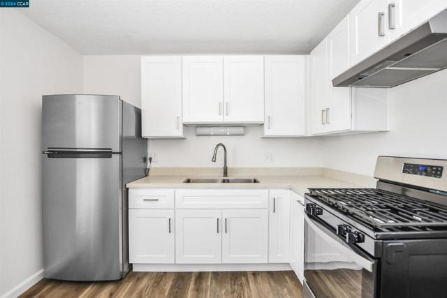 Image 23 of 37 For 2236 Hillsborough Ct