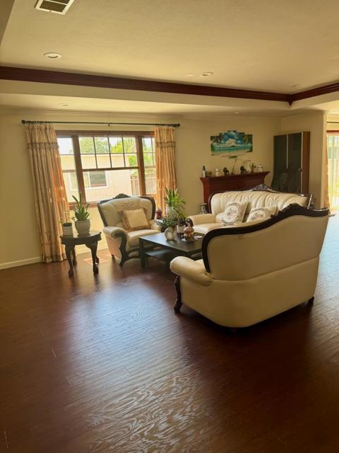 2009 Stonewood Lane, San Jose CA: https://media.crmls.org/mediaz/4a00d7dd-ce1b-42fe-b53f-33428ac3e142.jpg