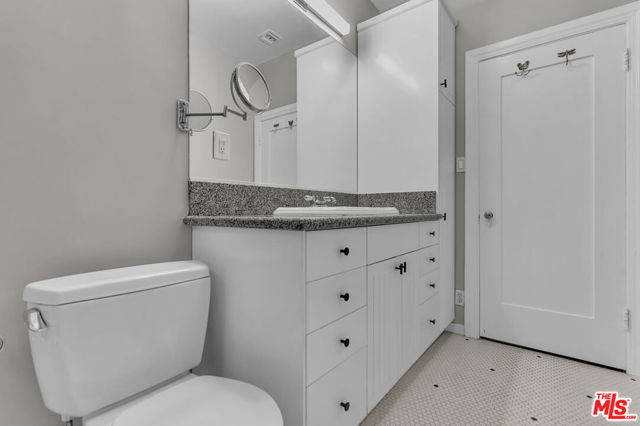 6329 Drexel Avenue, Los Angeles CA: https://media.crmls.org/mediaz/4a010549-e497-4a56-91cf-4437612d3d2c.jpg