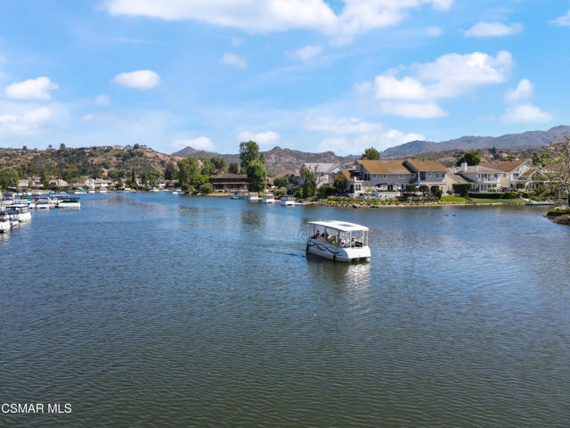 32834 Barrett Drive, Westlake Village CA: https://media.crmls.org/mediaz/4a013f7c-e2a4-468a-a3bd-8168b98ba24e.jpg