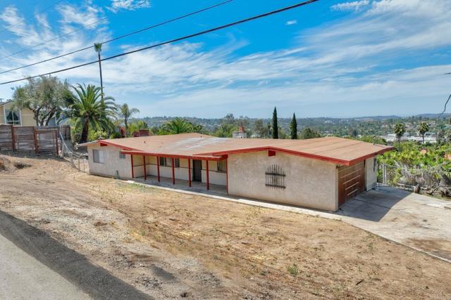 Detail Gallery Image 2 of 23 For 2345 Mira Sol Dr, Vista,  CA 92084 - 2 Beds | 2 Baths
