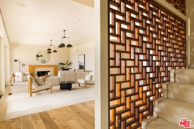 5284 Los Diegos Way, Los Angeles CA: https://media.crmls.org/mediaz/4a026c76-0ce7-47eb-bca4-1e3c4a014da3.jpg