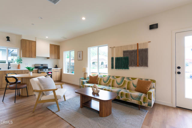 Detail Gallery Image 3 of 21 For 2248 Gatewood St, Los Angeles,  CA 90031 - 2 Beds | 2/1 Baths