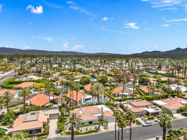 49 Mission Palms E Drive, Rancho Mirage CA: https://media.crmls.org/mediaz/4a032be1-27d6-43ec-b896-ca9e2736608f.jpg