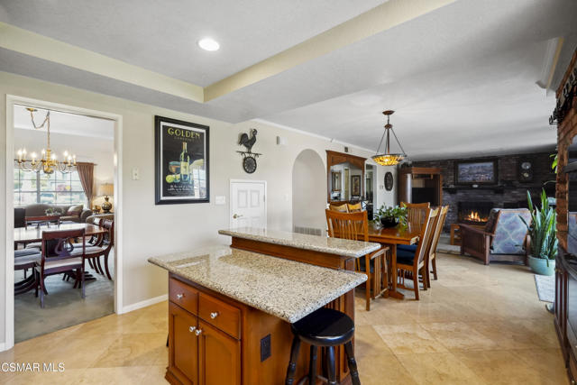 744 Calle Las Colinas, Newbury Park CA: https://media.crmls.org/mediaz/4a036ea2-e685-4e39-9bf8-f8f05fa0014c.jpg