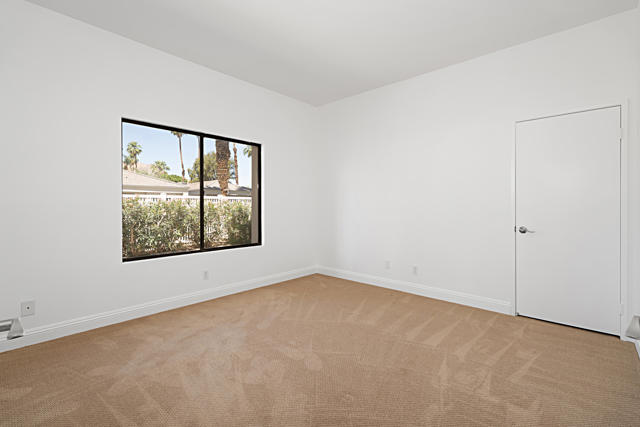 80471 Oak Tree, La Quinta CA: https://media.crmls.org/mediaz/4a03ff6b-2280-4cc5-97b1-aecb78cd7830.jpg