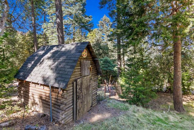 33613 Bailey Meadows Road, Palomar Mountain CA: https://media.crmls.org/mediaz/4a04b2a2-d7b9-4241-8610-5fb1b66d0862.jpg