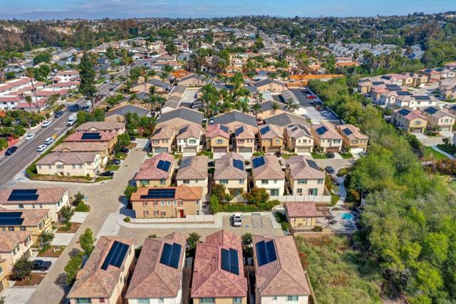 211 Silver Fir Court, Vista CA: https://media.crmls.org/mediaz/4a054d72-e629-4cc0-90ba-803f25df7310.jpg