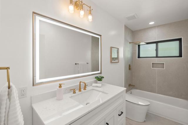 895 Laurel Avenue, Belmont CA: https://media.crmls.org/mediaz/4a05c59d-08a4-44fc-b62c-9fa025243a13.jpg