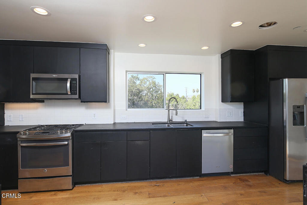 215 N Hollywood WayBurbank img 31
