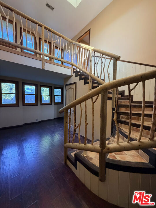 5952 Lubao Avenue, Woodland Hills CA: https://media.crmls.org/mediaz/4a064bf5-04c0-4974-b257-9350e9fc62cc.jpg