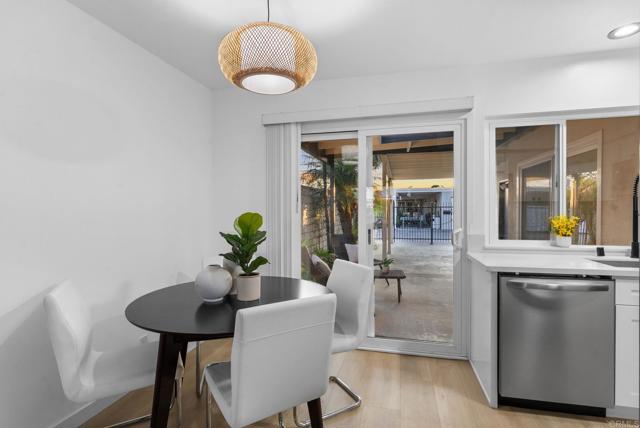 Detail Gallery Image 9 of 27 For 3839 Vista Campana #32,  Oceanside,  CA 92057 - 2 Beds | 1/1 Baths