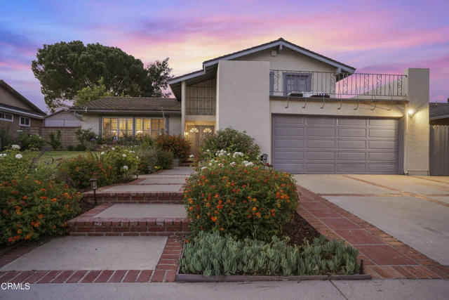 18845 Braemore Road, Porter Ranch CA: https://media.crmls.org/mediaz/4a0715ca-90a0-460f-ab2f-73e97a890873.jpg