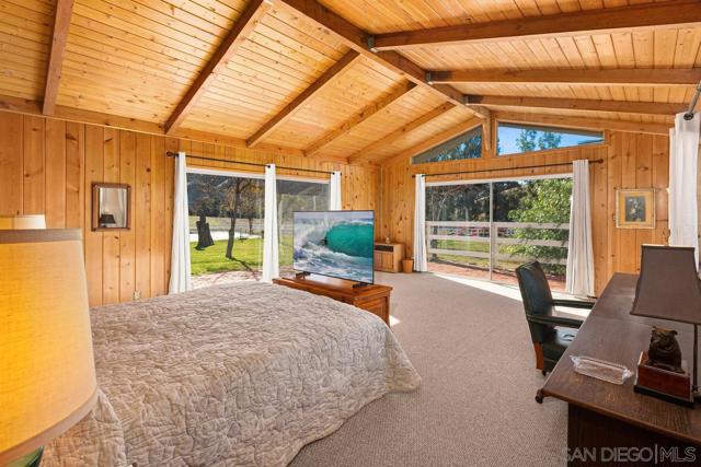 43023 Highway 79, Aguanga CA: https://media.crmls.org/mediaz/4a078f02-fb1d-44cc-823f-9d6a7b5e453d.jpg
