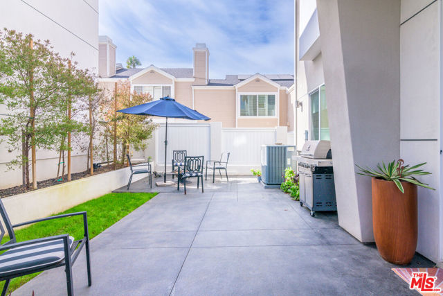 2022 Harriman Lane, Redondo Beach, California 90278, 5 Bedrooms Bedrooms, ,4 BathroomsBathrooms,Residential,Sold,Harriman,24456453
