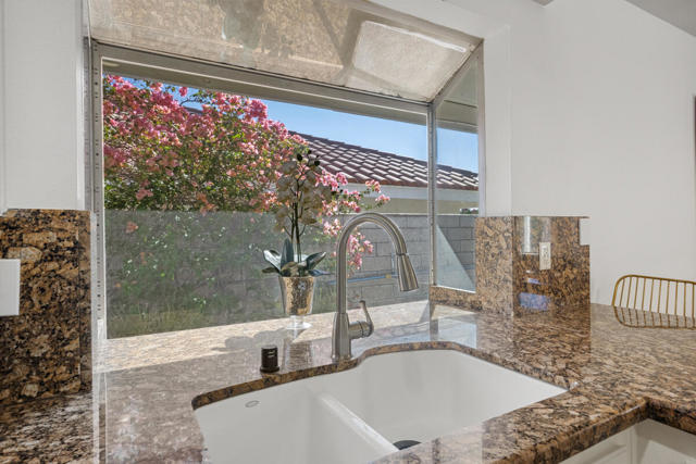 1489 E Francis Drive, Palm Springs CA: https://media.crmls.org/mediaz/4a082eab-12a7-43d7-b30e-0c5beee1f06a.jpg