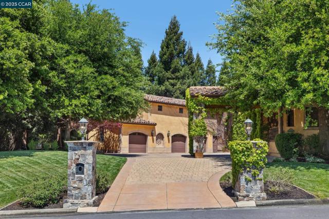 3711 Northgate Woods Court, Walnut Creek CA: https://media.crmls.org/mediaz/4a08667c-4f32-4a28-bb38-4a3a443304ea.jpg