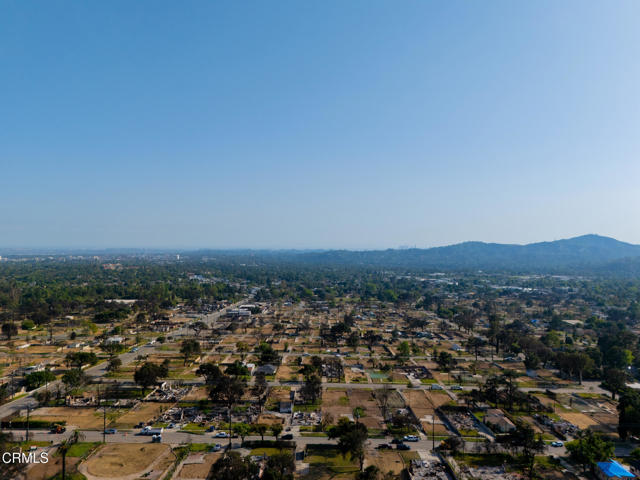 70 W Palm Street, Altadena CA: https://media.crmls.org/mediaz/4a0869ac-c69f-4e08-ad8b-ca676ecac59a.jpg