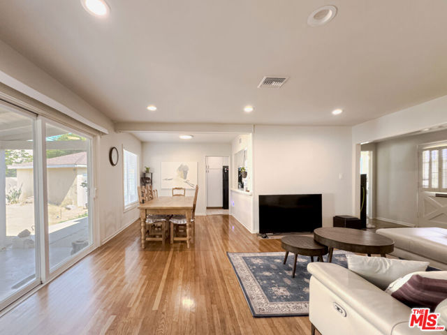 18240 Weddington Street, Tarzana CA: https://media.crmls.org/mediaz/4a08a104-072d-4b75-a602-f4c661809c57.jpg