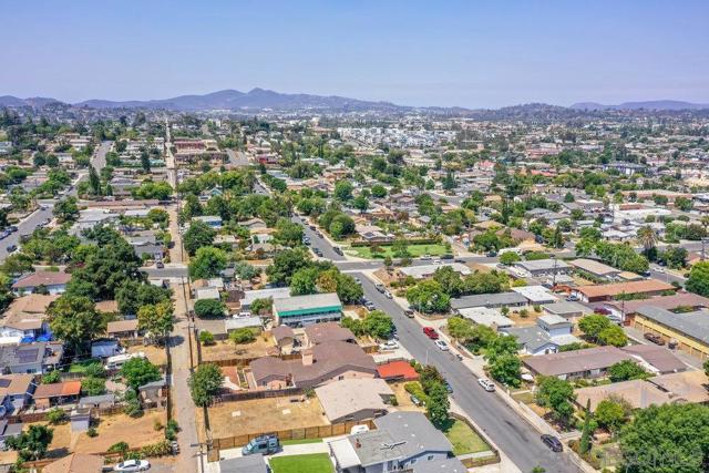 1135 E 3rd Ave, Escondido CA: https://media.crmls.org/mediaz/4a08a666-4c8c-4500-9c6a-da4111a45ab7.jpg