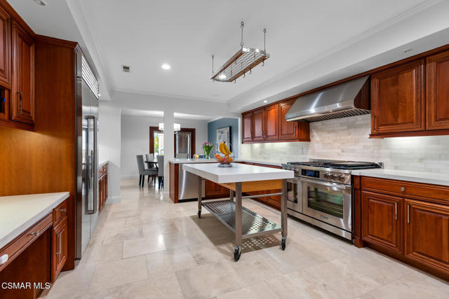 1635 Ryder Cup Drive, Westlake Village CA: https://media.crmls.org/mediaz/4a08b6d9-9cf5-4703-87d3-074abdf4d6a7.jpg