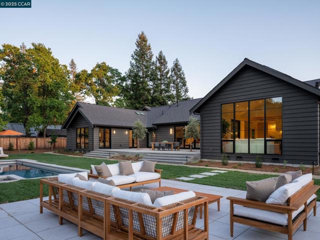 3364 Las Huertas Rd, Lafayette CA: https://media.crmls.org/mediaz/4a08ccea-9f56-4cec-8860-024f9187c9a4.jpg