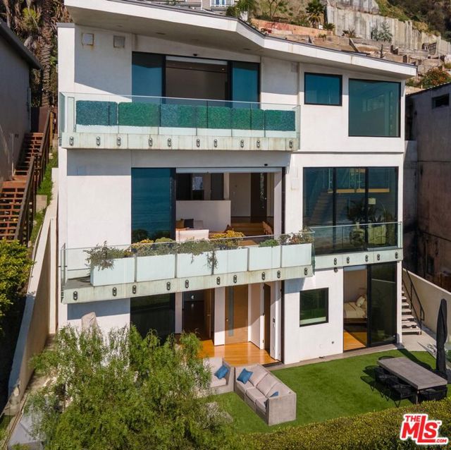 Drew Fenton | 17816 Porto Marina Way Pacific Palisades CA | MLS: 7418600