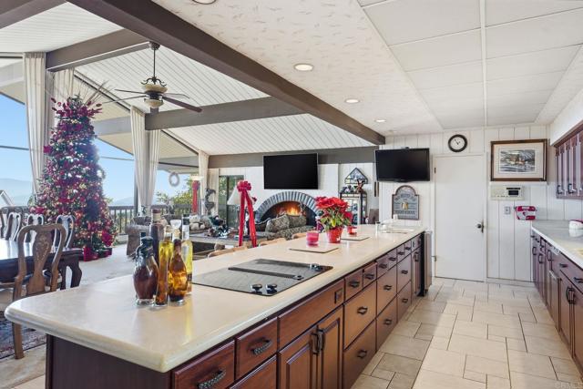 Detail Gallery Image 15 of 48 For 9902 Heavenly Way, La Mesa,  CA 91941 - 3 Beds | 3/1 Baths