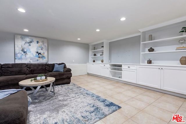 3804 Lenawee Avenue, Culver City CA: https://media.crmls.org/mediaz/4a093d87-320d-45e6-8c49-8675140ef03f.jpg