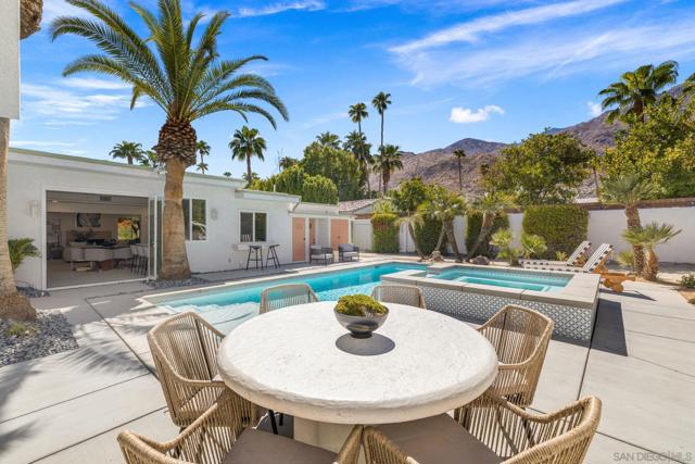 252 Ocotillo Ave., Palm Springs, California 92264, 5 Bedrooms Bedrooms, ,4 BathroomsBathrooms,Single Family Residence,For Sale,Ocotillo Ave.,240029024SD