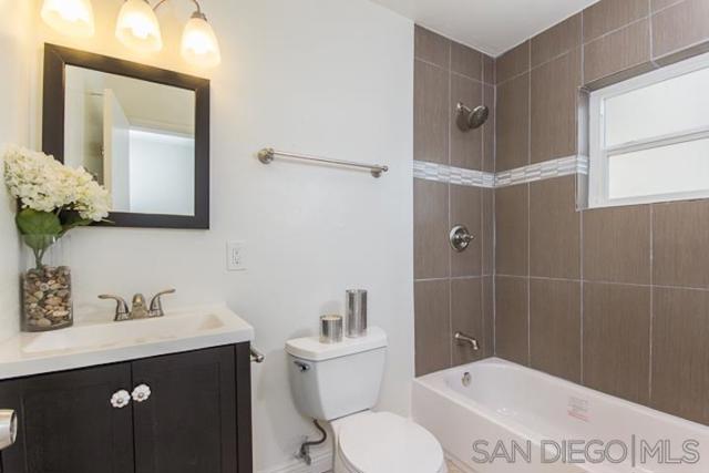 8060 Lemon Ave, La Mesa CA: https://media.crmls.org/mediaz/4a09ffb9-7bdb-4f91-afc8-6c8872969f1f.jpg