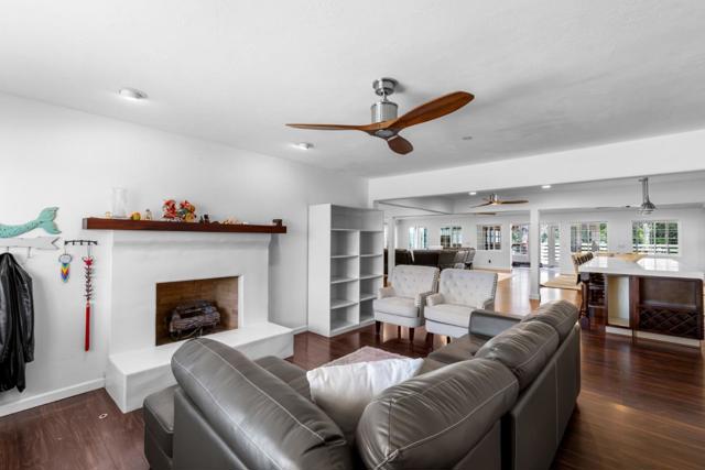 1575 Military Avenue, Seaside CA: https://media.crmls.org/mediaz/4a0a29ae-f59e-4fd8-b2dd-6222de3315fb.jpg