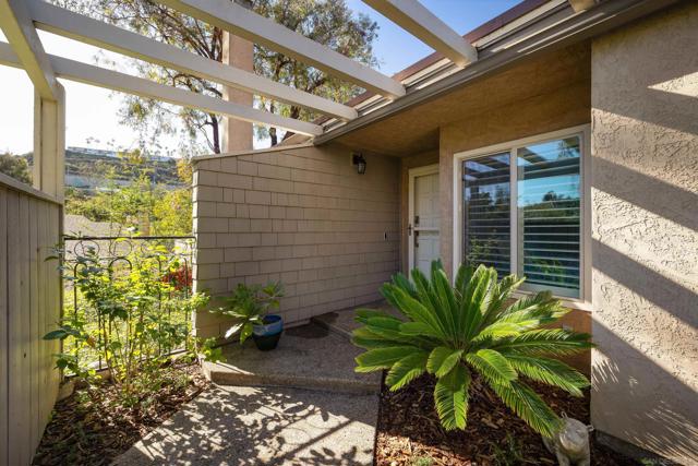 5611 Adobe Falls Rd, San Diego CA: https://media.crmls.org/mediaz/4a0a3cfc-6e34-419a-a381-588e685c12cf.jpg