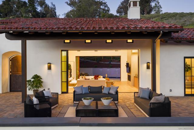 5758 60 Las Palomas, Rancho Santa Fe CA: https://media.crmls.org/mediaz/4a0a4be8-c128-4f17-95fc-ba704b57242a.jpg