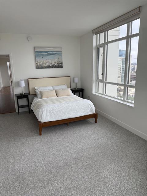 700 W Harbor, San Diego CA: https://media.crmls.org/mediaz/4a0aefe2-1b2c-4277-b9da-d3684f71dc7d.jpg