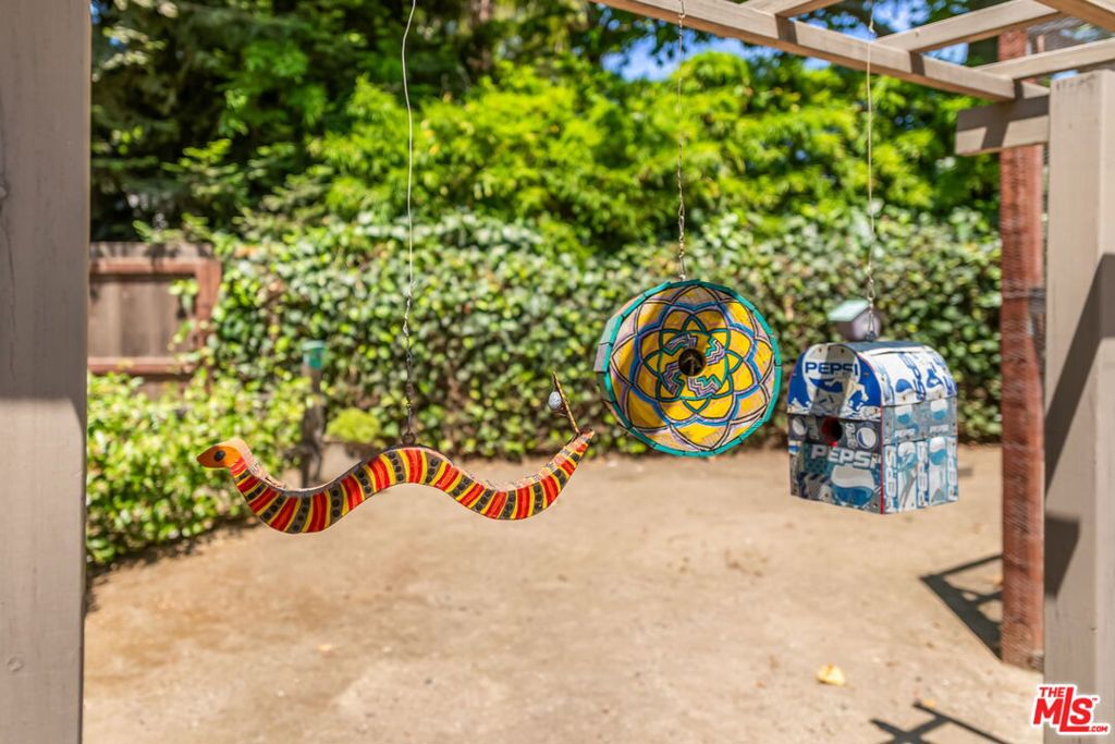 https://media.crmls.org/mediaz/4a0b19d0-43ac-4d08-a21a-05b066086c75.jpg?preset=X-Large
