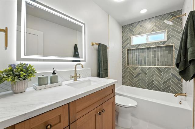 3777 Poe Street, San Diego CA: https://media.crmls.org/mediaz/4a0b59f2-dd92-43bb-bf4e-6e8d29a11707.jpg