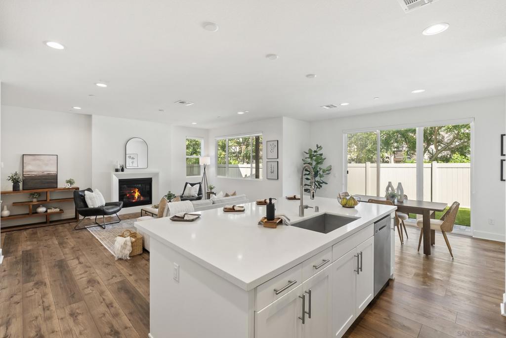 MLS #250041327SD image #16