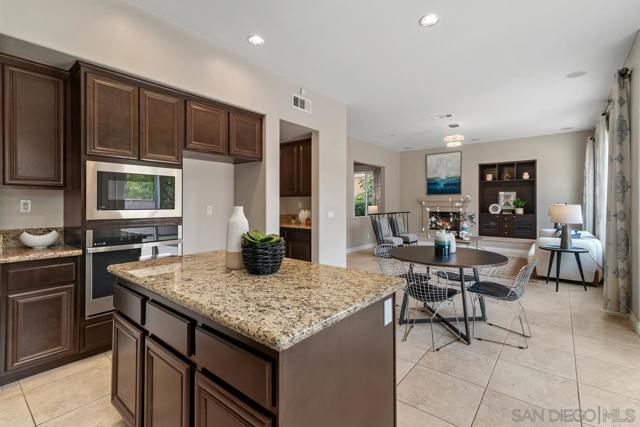 10518 Monterey Ridge Dr, San Diego CA: https://media.crmls.org/mediaz/4a0c975b-0dac-4ed8-9574-5d9dcb8cab90.jpg
