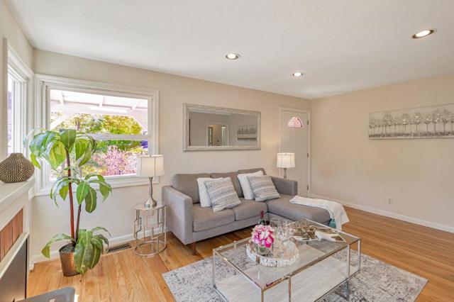 2534 Howard Avenue, San Carlos CA: https://media.crmls.org/mediaz/4a0ccc73-7a8d-4e30-84d1-cef28af33c9e.jpg
