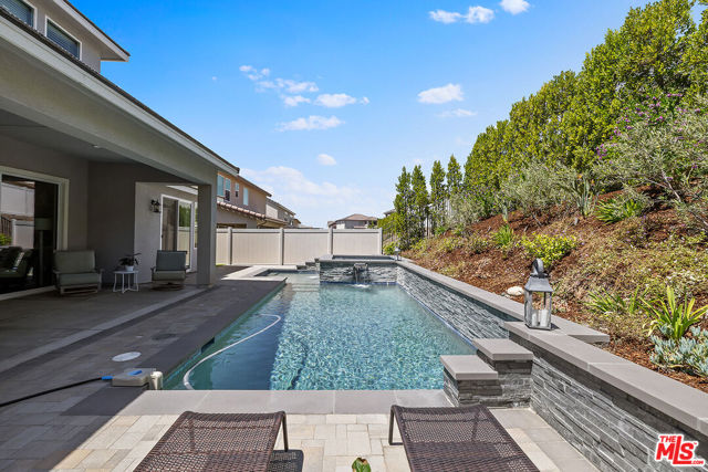 18113 Tableau Way, Santa Clarita CA: https://media.crmls.org/mediaz/4a0df67f-9f00-4760-889b-f30cd6fefe7b.jpg
